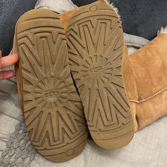 UGG Bailey Button Triplet women's boots ColorChestnut - Picture 4 of 9